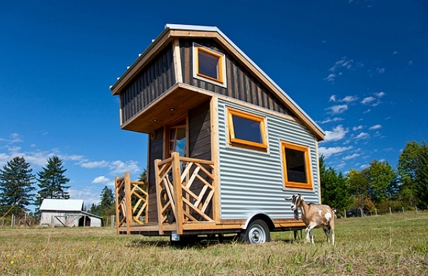 車で引いてどこへでも 若きファーマーの住まいは7 の極小コテージ Gnomadik Micro Cottage Yadokari スモール ハウス 小屋 コンテナハウス タイニーハウスから これからの豊かさを考え実践するメディア