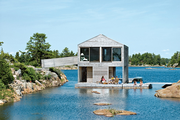 美しい湖上のボートハウス Floating House Lake Huron Yadokari Net 小屋 タイニーハウス 空き家 移住 コンテナハウスからこれからの暮らしを考え実践するメディア