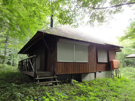 住所は 富士山 2ldk 土地154坪 Yadokari Net 小屋 タイニーハウス 空き家 移住 コンテナハウス からこれからの暮らしを考え実践するメディア