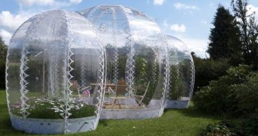 浮き立つ泡のような近未来の温室「Invisible Garden House」