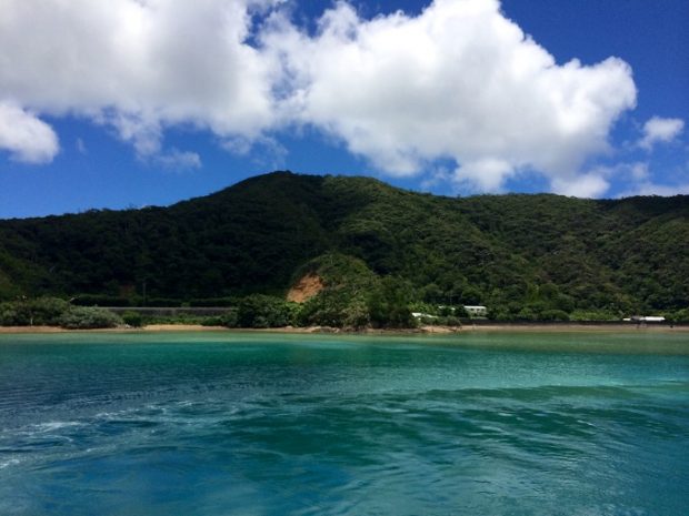 奄美大島に買出しに行く時はいつもこの景色を眺めながら船に乗ります。