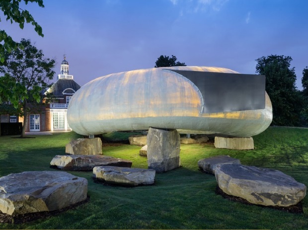 作家の物語から連想した 巨大な張り子の貝殻 Serpentine Pavilion 14 Yadokari Net 小屋 タイニーハウス 空き家 移住 コンテナハウスからこれからの暮らしを考え実践するメディア