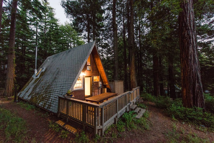 世間から遮断される贅沢、三角形の別荘「A Frame Cabin」