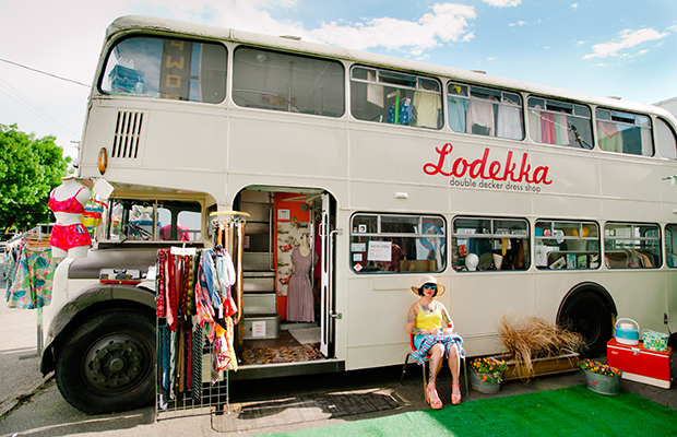 2階建てバスをブティックに、ノスタルジックな想いを乗せて走るモバイルショップ「Lodekka」