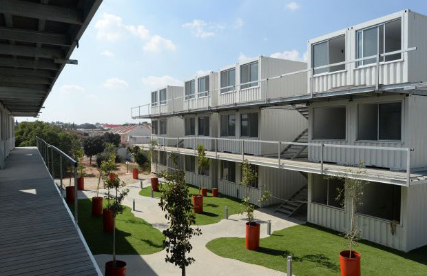 コンテナアパートを利用した地域活性プロジェクト「The Ayalim Village at Sderot」