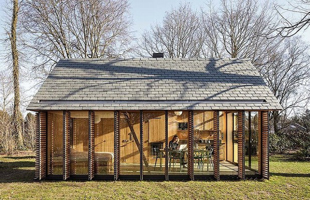 オランダの木々に囲まれた休養のための家「Recreation House Near Utrecht 」
