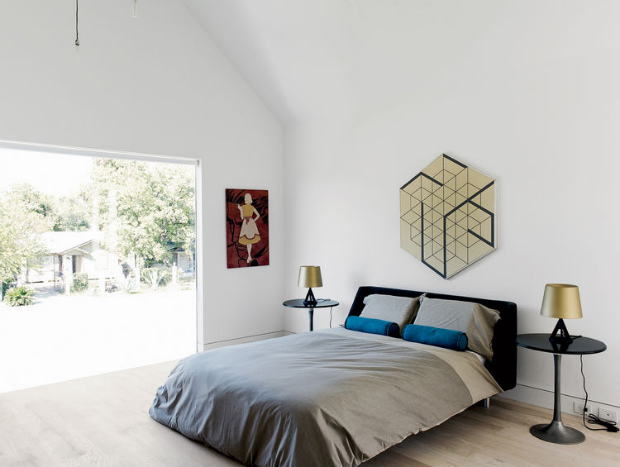 row-on-25th-bedroom