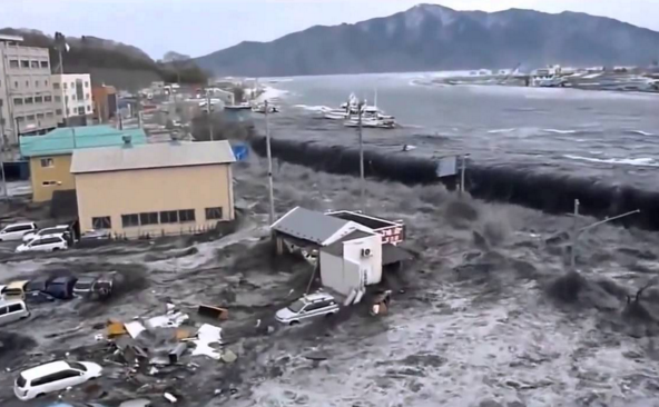 3.11東日本大震災。津波で全てのものが一瞬にして流されてしまう凄まじい光景を目の当たりにする