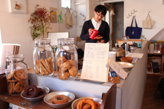 【インタビュー・前編】本×コーヒーの極上空間  松本のブックカフェ栞日(しおりび)オーナー菊地さんに聞く「暮らしたい街に、お店を持つ」こと