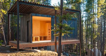 学生が3週間で作ったキャビン群「Colorado Outward Bound Micro Cabins」
