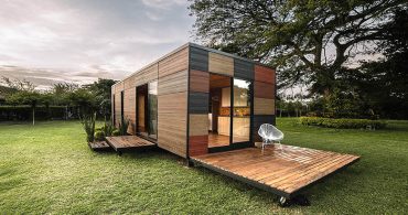 限られた交通手段や人員でも建てられるモバイルハウス「VIMOB」