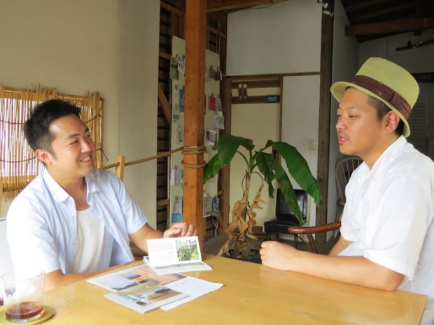 エンジョイワークス濱口さん(左)とYADOKARIさわだ(右)