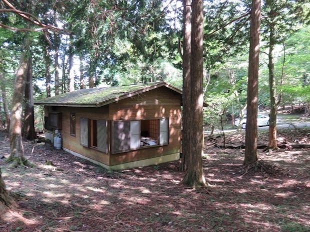 ミニマルな家に収まらないhappy 450万円 伊豆 Yadokari スモールハウス 小屋 コンテナハウス タイニーハウスから これからの豊かさを考え実践するメディア