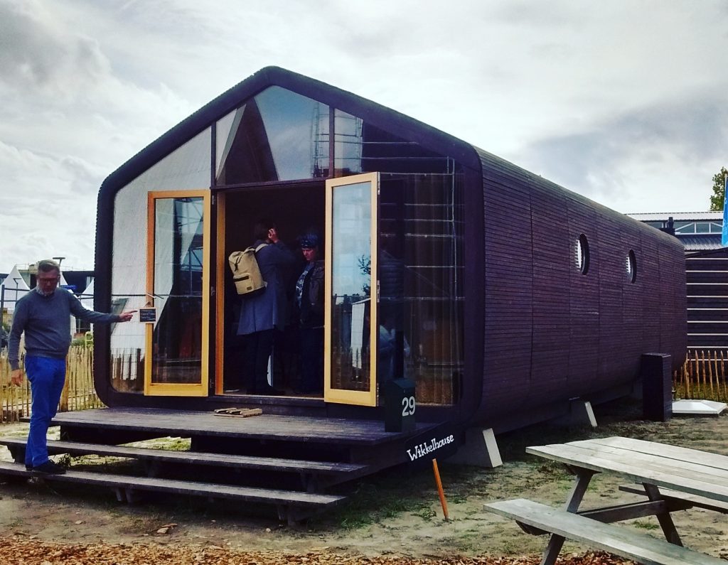 タイニーハウスに行ってみた コンテスト入選作が実現した Bouwexpo Tiny Housing Tinyhouse Orchestra 小屋 タイニーハウス トレーラーハウスやちいさな暮らしを知る 体験する 購入する 実践するための専門サイト