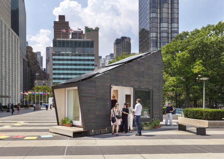 NYに出現。食料まで自給自足する家「Ecological Living Module」