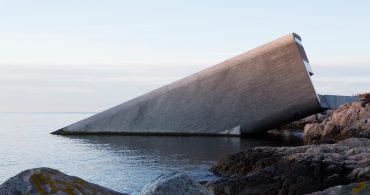ノルウェーの深海に沈んだレストラン「Under」