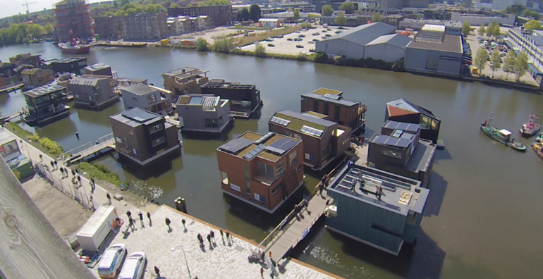 世界が注目する、オランダのサステナブルな水上ハウス
