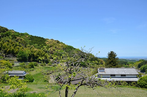 物件がある上毛町・有田地区からの眺望。遠く、瀬戸内海まで見渡せます。