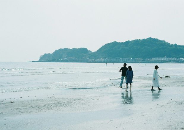 初夏の浜は時間がゆっくり流れています。