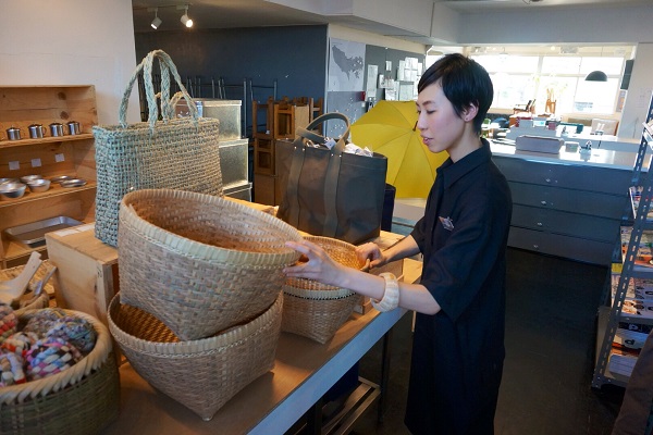ショップの一角で開催されている「NIPPON VISOPN GALLERY」では、本コラムの第1回で取りあげた東京の卸問屋の松野屋さんが特集されていました(4月末にて終了)。
