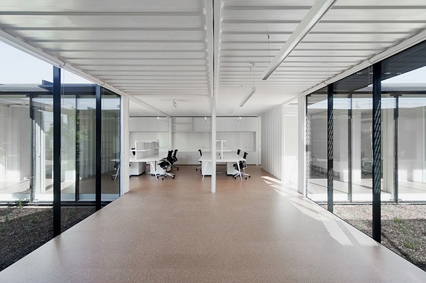 620room-11-royal-wolf-melbourne-headquarters-designboom-11