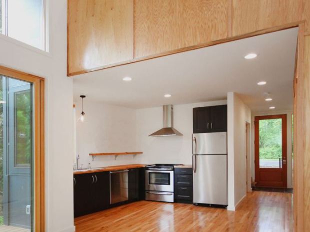 rusafova-markulis-blue-house-ldk1-via-smallhousebliss