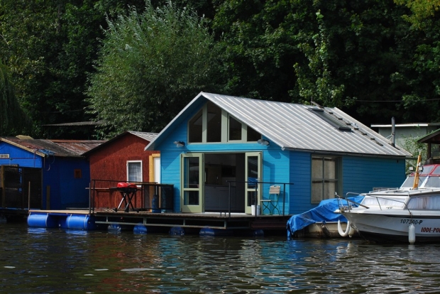 houseboat-02