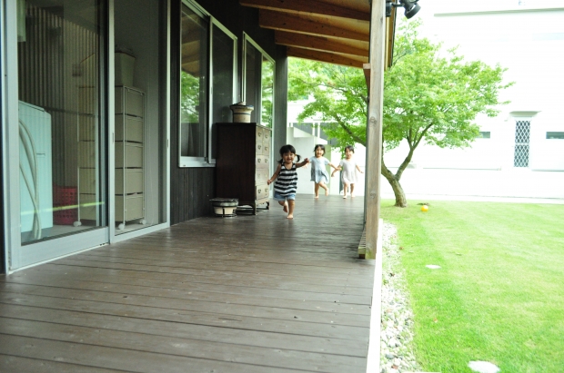 かけっこがスタートする。よーい！