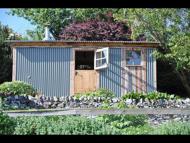 gardeners hut 3