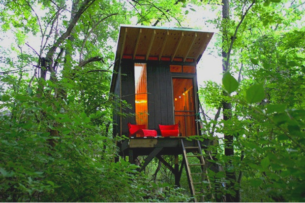 1-ModFruGal-Tennesse-treehouse-built-for-15001