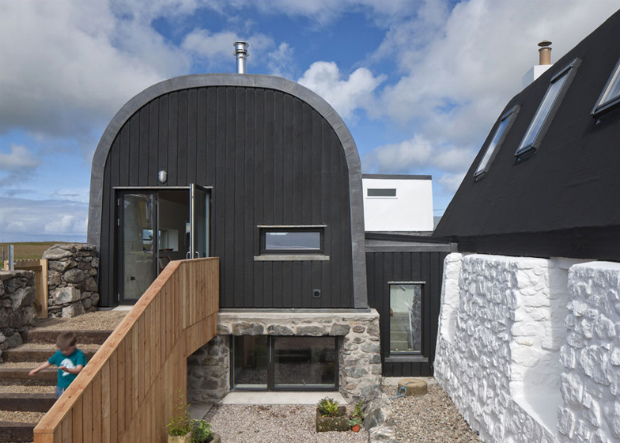 House-No.7-by-Denizen-Works_dezeen_ss_6