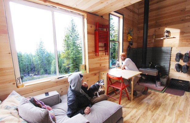 snowborder's_micro_cabin03