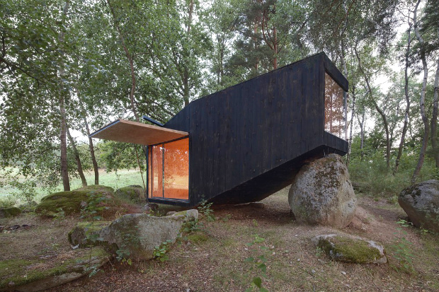 53a9eb07c07a80e732000002_forest-retreat-uhlik-architekti_002-1000x666
