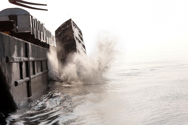 Subway-Cars-Dumped-Into-the-Atlantic-Ocean_7