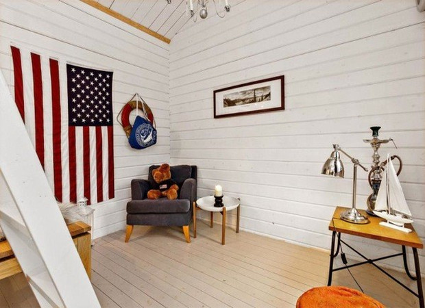 Tiny-Farm-Cottage-Loft-003-600x401