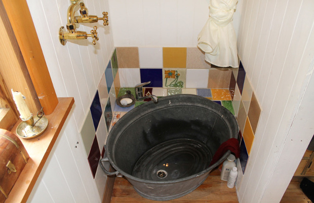 Lily-Duval's-tiny-house-tub06