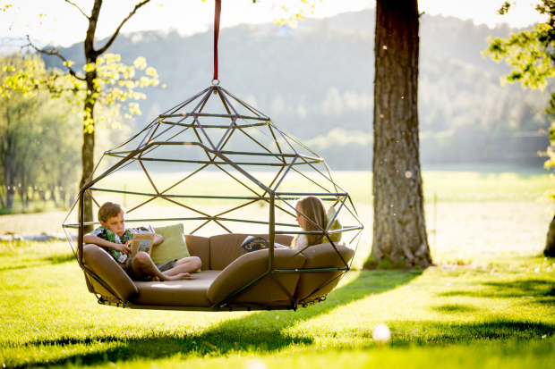 Kodama-Zome-hanging-bed-1