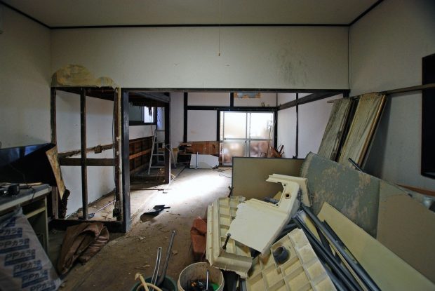 まず内装を解体 写真提供:ルーヴィス