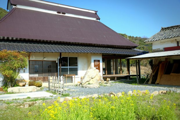 実は行政施設で「ミラノシカ」は愛称。公的な名称は「田舎暮らし研究交流サロン」。