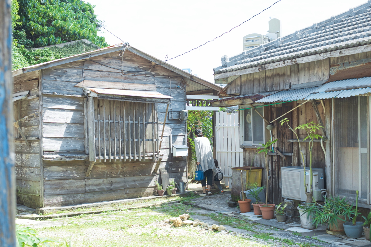 友達のカフェ「珈琲屋台ひばり屋」。取材を通して友人になることも多いという