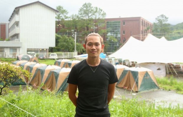 自宅と家財道具を失っても「いい断捨離になりました」とハイパーポジティブな片山さん。